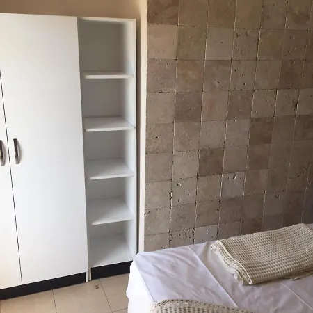 アパート Safari 1+1 *